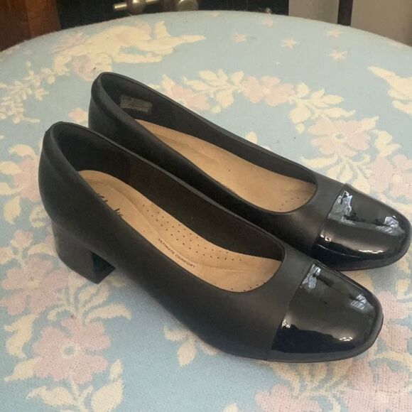 *Clark’s Collection*  Black Patent-Toe Leather Pumps Sz 10 - Picture 1 of 7